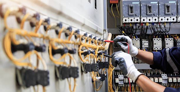 Professional Electrician technician working in Luna Pier, MI